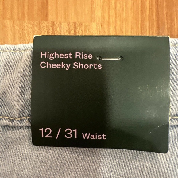 NWT Wild Fable Denim Shorts Light Wash Highest-Rise Cheeky Women's 12 / 31” - Picture 6 of 9